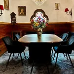 Restaurant De Roode Leeuw Szálloda