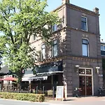 Restaurant De Roode Leeuw Szálloda 3*