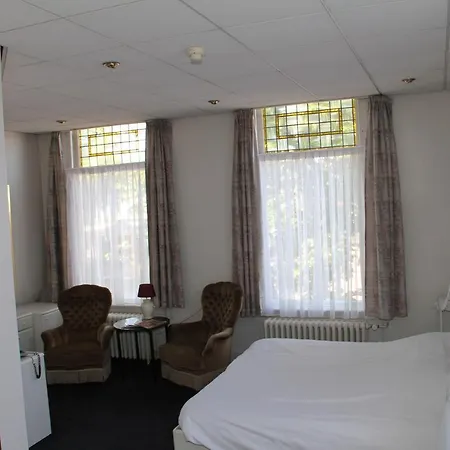Hotel De Roode Leeuw 3*