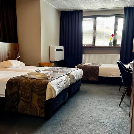Restaurant De Roode Leeuw Szálloda 3*