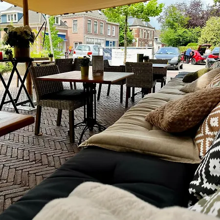 Restaurant De Roode Leeuw Hotel 3*