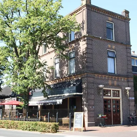 Restaurant De Roode Leeuw Hotel 3*