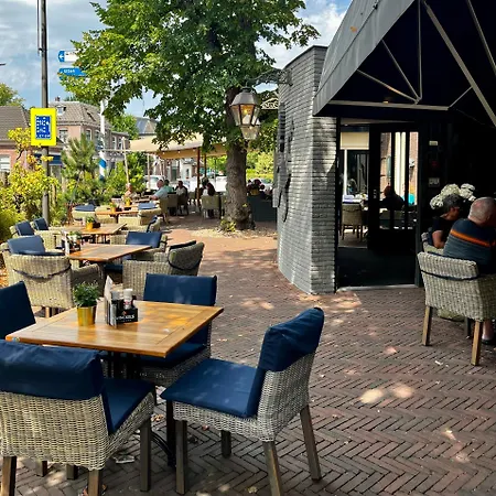 Hotel Restaurant De Roode Leeuw 3*