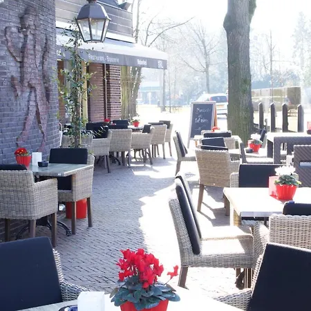 Hotel De Roode Leeuw